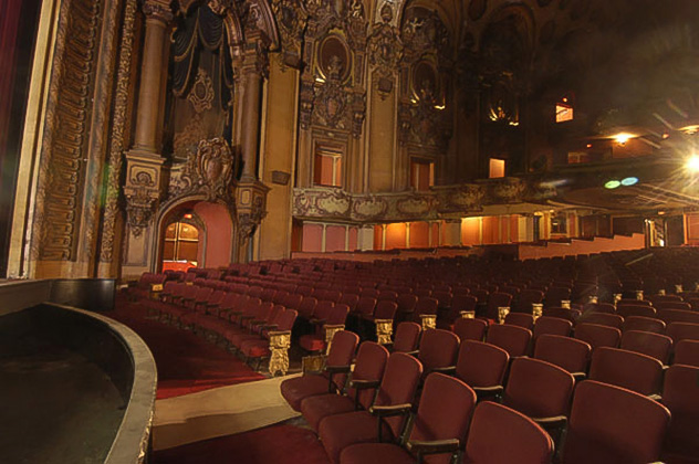 1941 filming location: Los Angeles Theatre, Broadway, Downtown Los Angeles