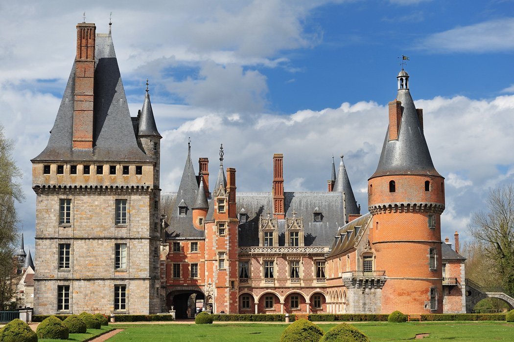 Around The World In 80 Days filming location: Chateau de Maintenon, Maintenon, Eure-et-Loir, France