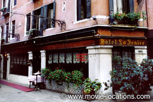 Don't Look Now film location: Hotel La Fenice et Des Artistes, San Marco 1936, Campiello Fenice, Venice
