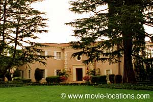 Down And Out in Beverly Hills location: 802 North Bedford Drive, Beverly Hills, Los Angeles
