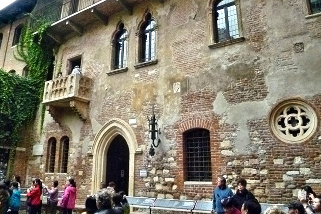 Letters To Juliet filming location: Casa Di Giulietta, Verona, Italy