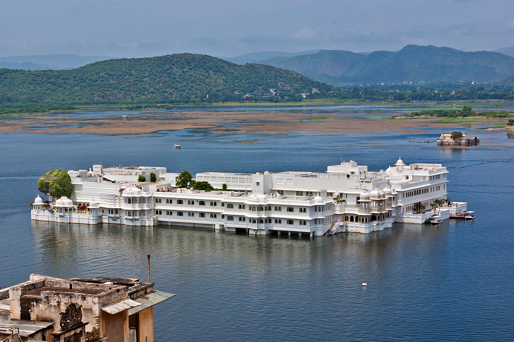 Octopussy filming location: The Lake Palace Hotel, Udaipur, India