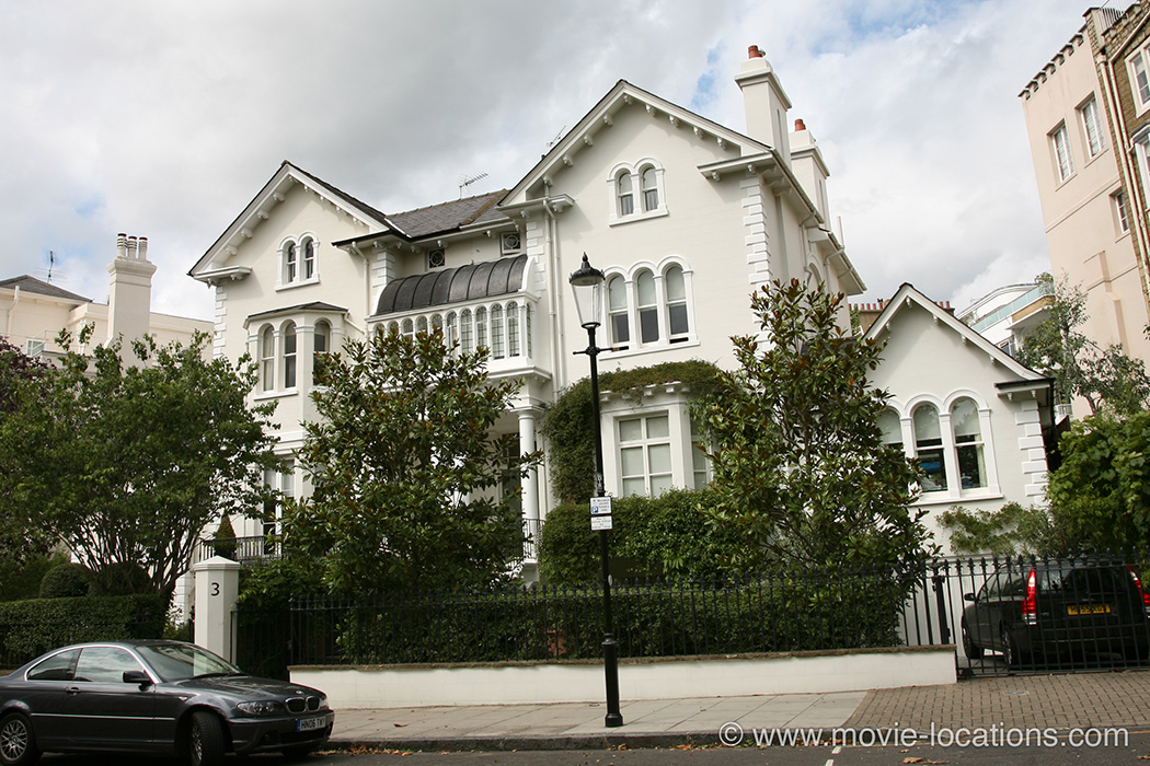 The Passenger filming location: Lansdowne Crescent, Notting Hill, London W11