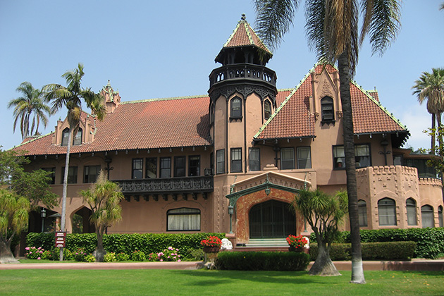 The Princess Diaries location: Doheny Mansion, Chester Place, downtown Los Angeles
