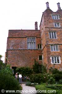 Shakespeare In Love location: Broughton Castle, Banbury, Oxfordshire