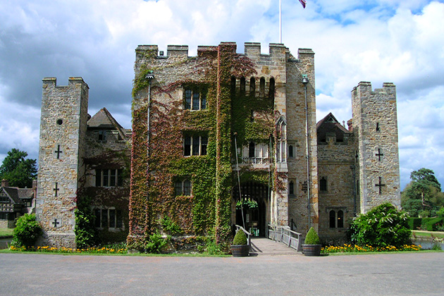 Anne Of The Thousand Days film location: Anne Boleyn's childhood home: Hever Castle, Kent.