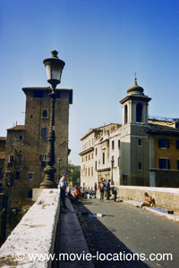 L'Avventura location: he Ponte Fabricio to Isola Tiberina, Rome.