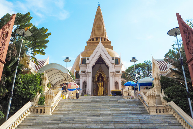 Bridget Jones: The Edge Of Reason film location: Phra Pathom Chedi, Nakhon Pathom, Thailand