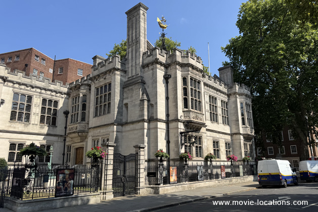 Bridget Jones: The Edge Of Reason film location: Temple Place, Victoria Embankment, London WC2