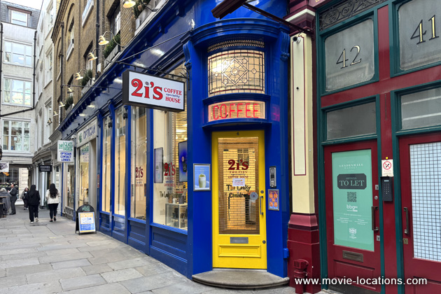 Harry Potter film location: Bull's Head Passage, Leadenhall Market, London