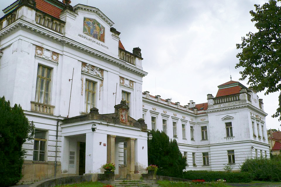 Hostel film location: Psychiatric Hospital Bohnice, Ústavní, Prague