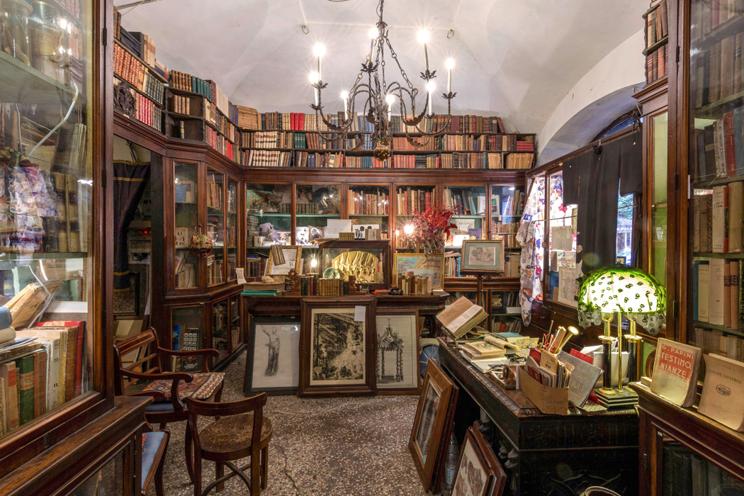 John Wick Chapter 2 filming location: Antica Libreria Cascianelli (Cascianella Bookstore), Largo Febo, Rome
